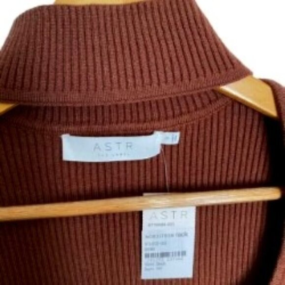 NWT ASTR The Label Brown Ribbed Cutout Cropped Top Small - Picture 2 of 3